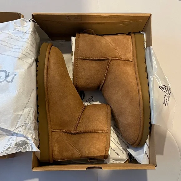 UGG women’s classic mini II boot - chestnut size 7 - new with box! - Picture 7 of 10